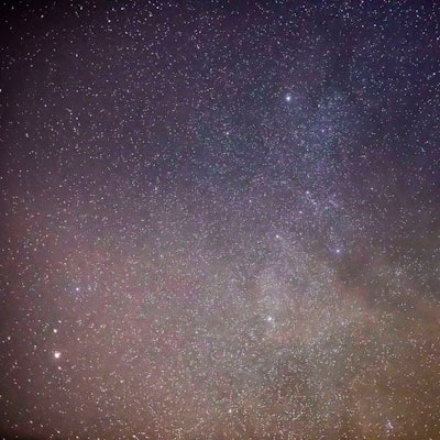 Am 28. Februar 2026 wird eine Planetenparade zu sehen sein: Sechs Planeten – Mars, Jupiter, Uranus, Neptun, Venus und Saturn – stehen dann nahezu in einer Linie am Himmel.