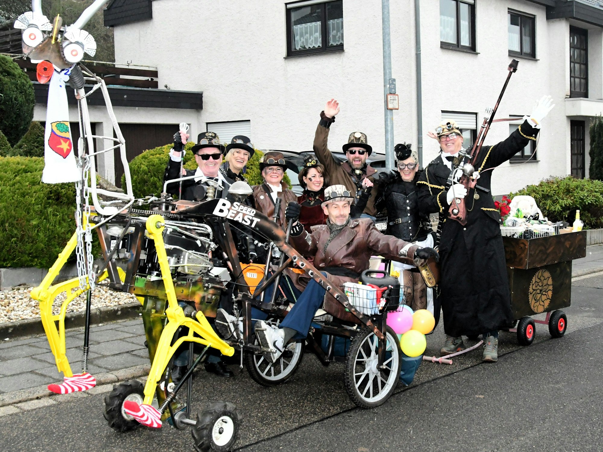 Originell: Mit viel Metall fiel diese Gruppe ganz schön auf.