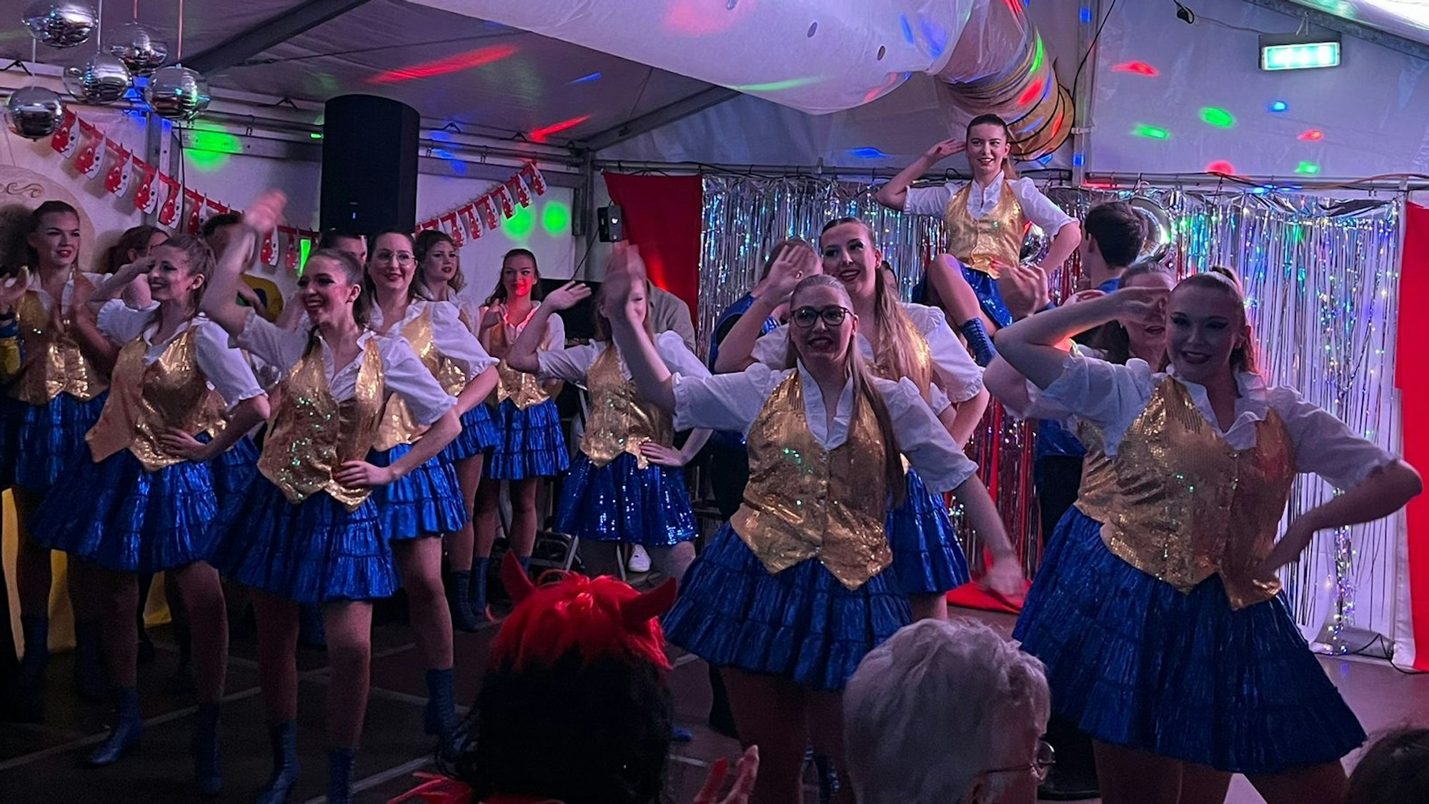 Mitten beim Tanz der Postillione kam das Ordnungsamt und zog den Stecker.