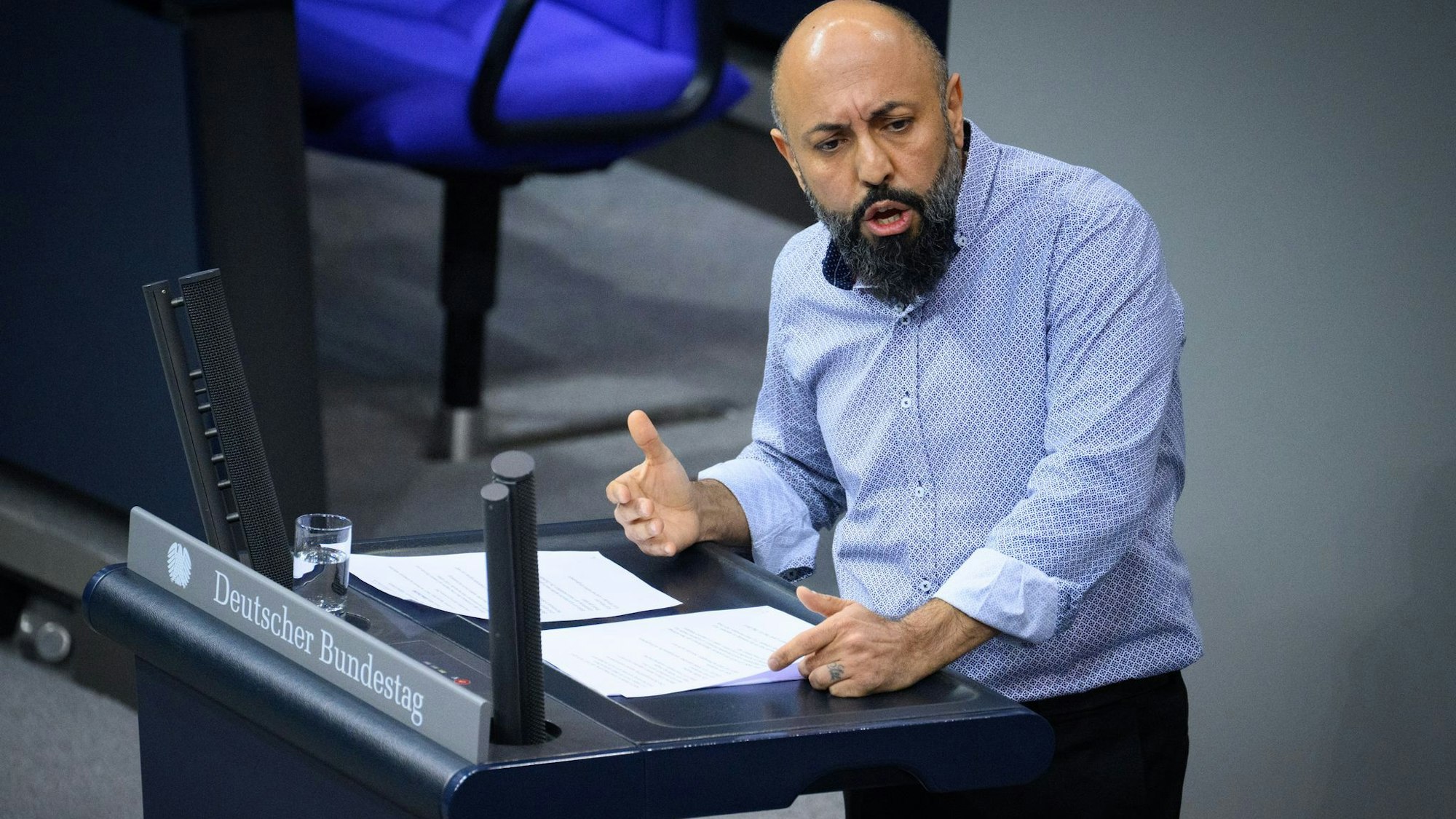 Ferat Koçak in mit einem Direktmandat in den Bundestag eingezogen. Sein Wahlkreis ist Berlin-Neukölln. (Archivbild)