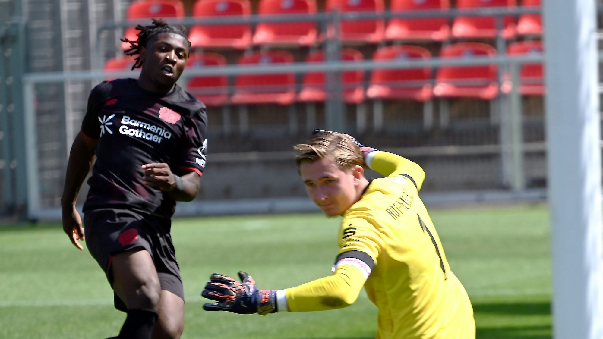 10.08.2025, Fussball-A Jug. Bayer Leverkusen-RW Essen
Tor für Bayer durch Emmanuel Owen (links)
Foto: Uli Herhaus