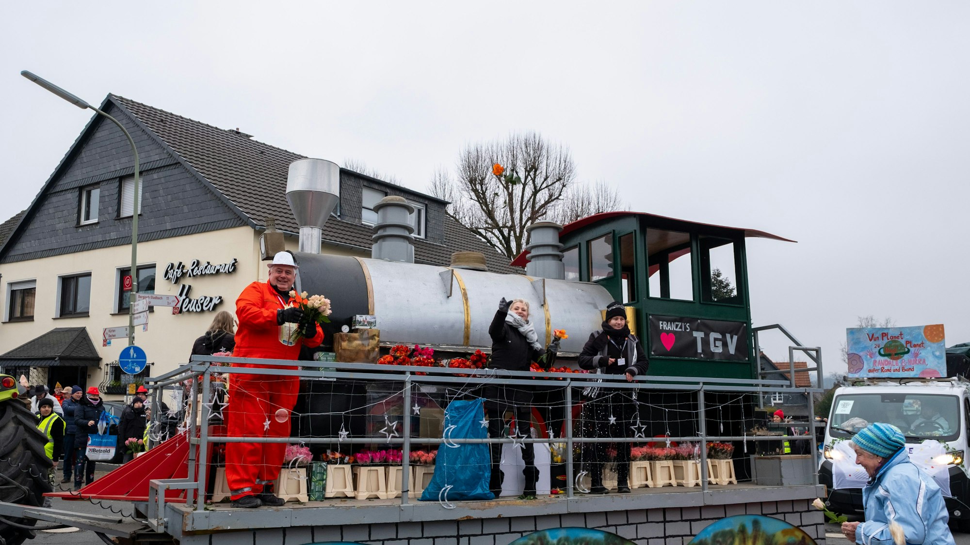 Das Foto zeigt die Lokomotive der Zugleitung