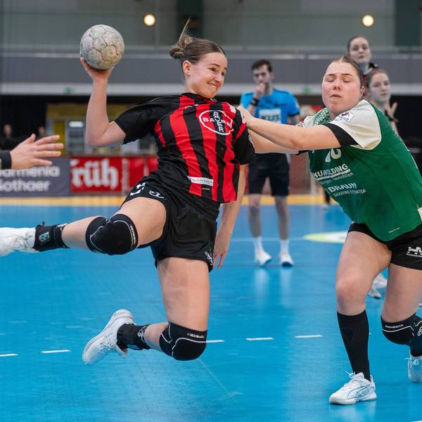 Zweikampf zwischen Sophia Cormann TSV Bayer 04 Leverkusen, 10 und Luisa Krueger SG 09 Kirchhof, 20. TSV Bayer 04 Leverkusen vs. SG 09 Kirchhof, Handball, ALSCO Handballbundesliga Frauen, 18. Spieltag, Saison 2025/2026, 15.02.2026 TSV Bayer 04 Leverkusen vs. SG 09 Kirchhof, Handball, ALSCO Handballbundesliga Frauen, 18. Spieltag, Saison 2025/2026, 15.02.2026 Leverkusen *** duel between Sophia Cormann TSV Bayer 04 Leverkusen, 10 and Luisa Krueger SG 09 Kirchhof, 20 TSV Bayer 04 Leverkusen vs SG 09 Kirchhof, Handball, ALSCO Handball Bundesliga Women, Matchday 18, Season 2025 2026, 15 02 2026 TSV Bayer 04 Leverkusen vs SG 09 Kirchhof, Handball, ALSCO Handball Bundesliga Women, Matchday 18, Season 2025 2026, 15 02 2026 Leverkusen Copyright: xEibner-Pressefoto/ThomasxHaeslerx EP_THR