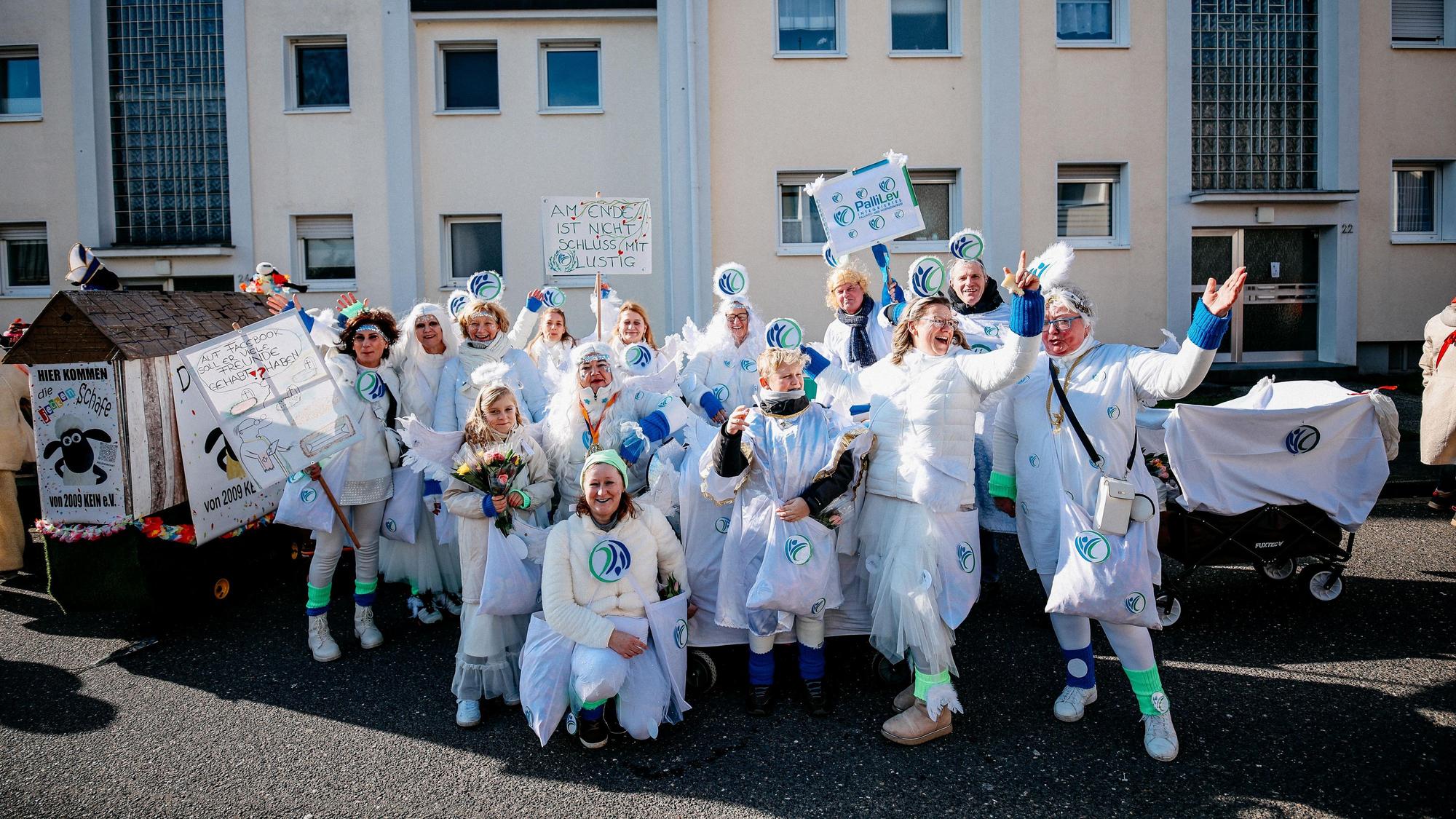 Das „Pallilev“-Team vor dem Zugbeginn.