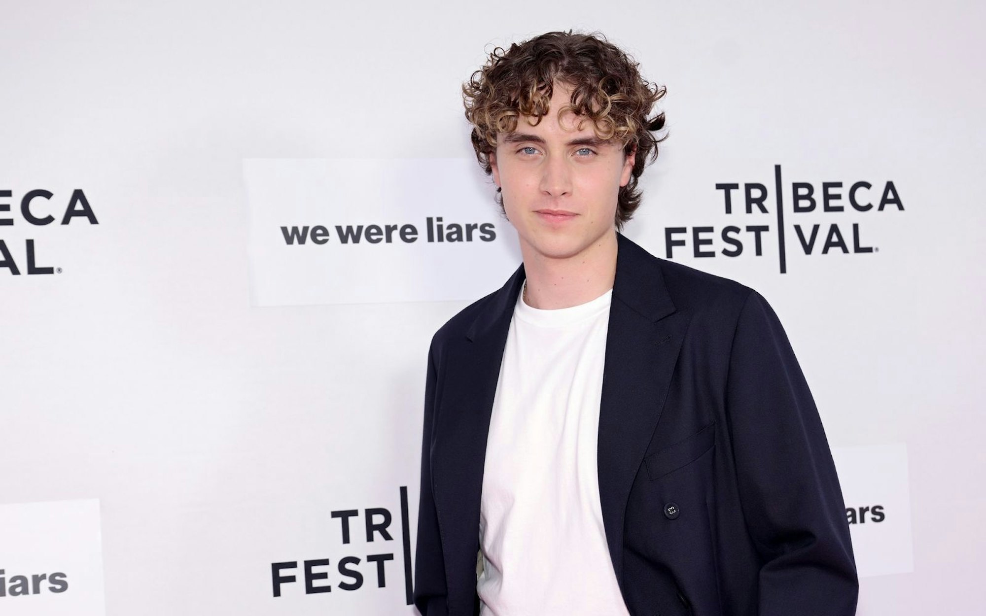 Neuentdeckung Joseph Zada tritt mit „Die Tribute von Panem - Sunrise On The Reaping“ in die Fußstapfen von Woody Harrelson, der Haymitch Abernathy in der ersten „Panem“-Reihe spielte. (Bild: 2025 Getty Images/Valerie Terranova)