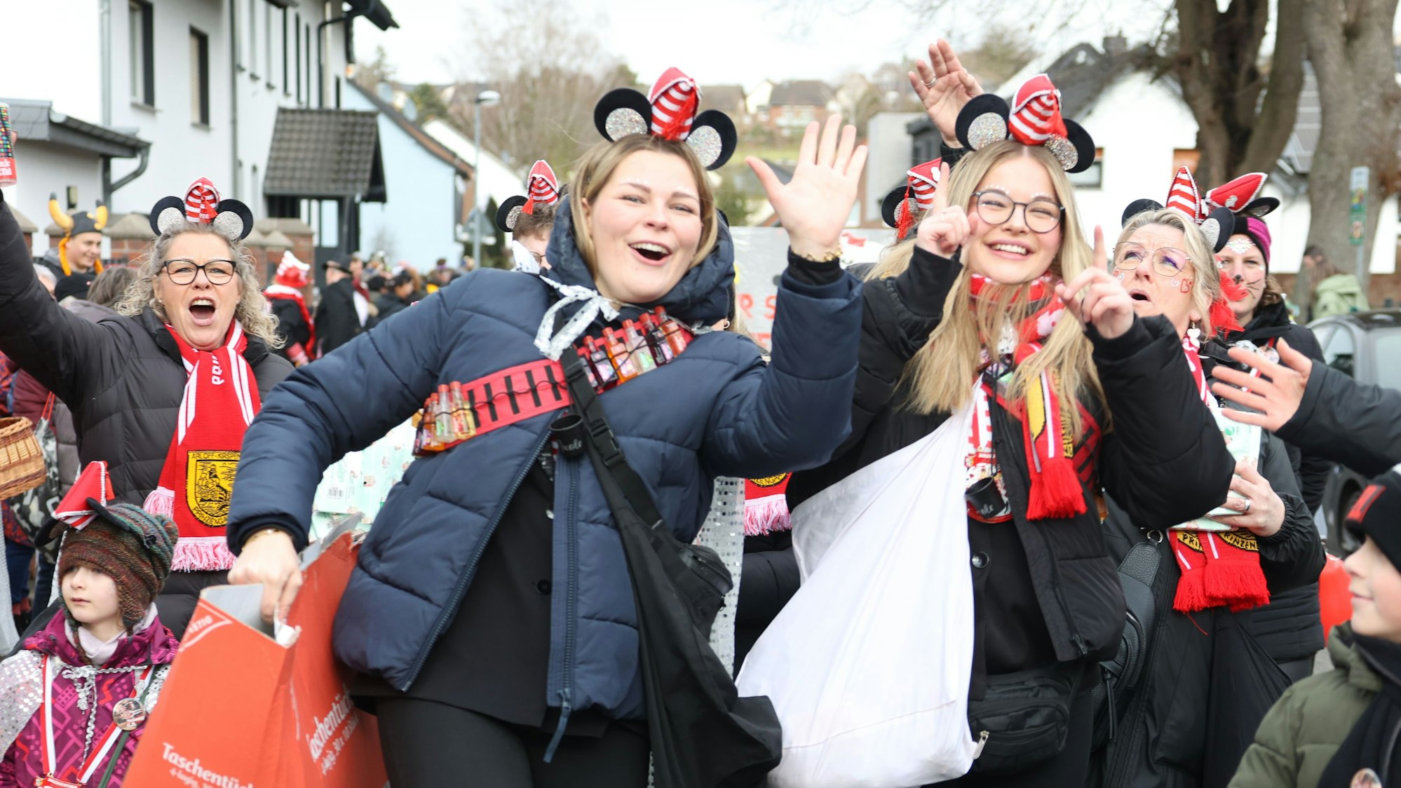 Für ausgelassene Stimmung sorgte diese Fußgruppe.