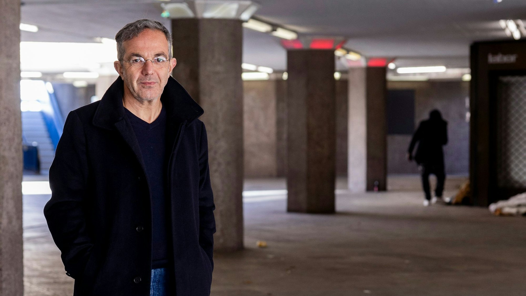 Navid Kermani am Kölner Ebertplatz.