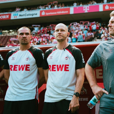Hannes Dold (l.) verliert seinen Posten im Trainerteam von Lukas Kwasniok.