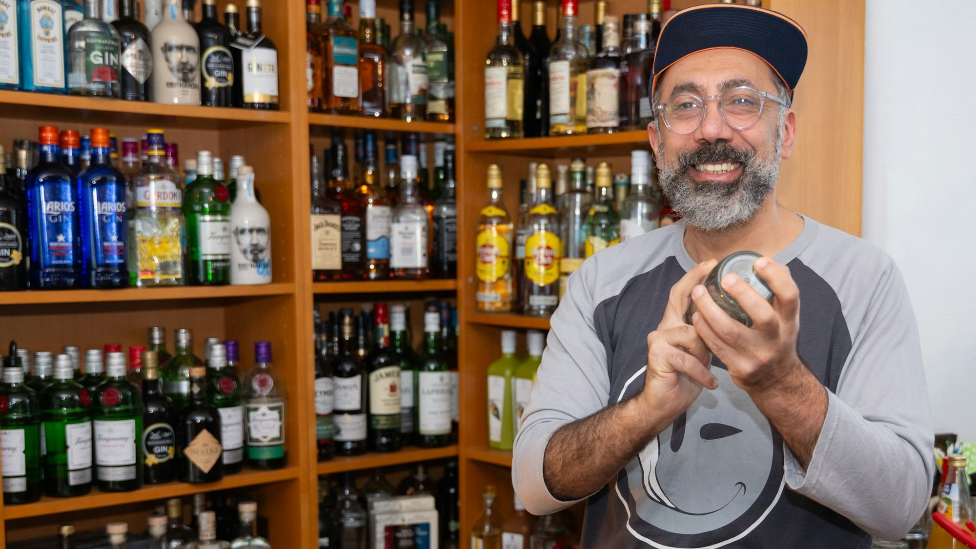 Cocktailmixer und Erzieher: Ali Agu verbindet in Engelskirchen mit seinem Restaurant „Siebzehn61“ auch einen pädagogischen Auftrag.