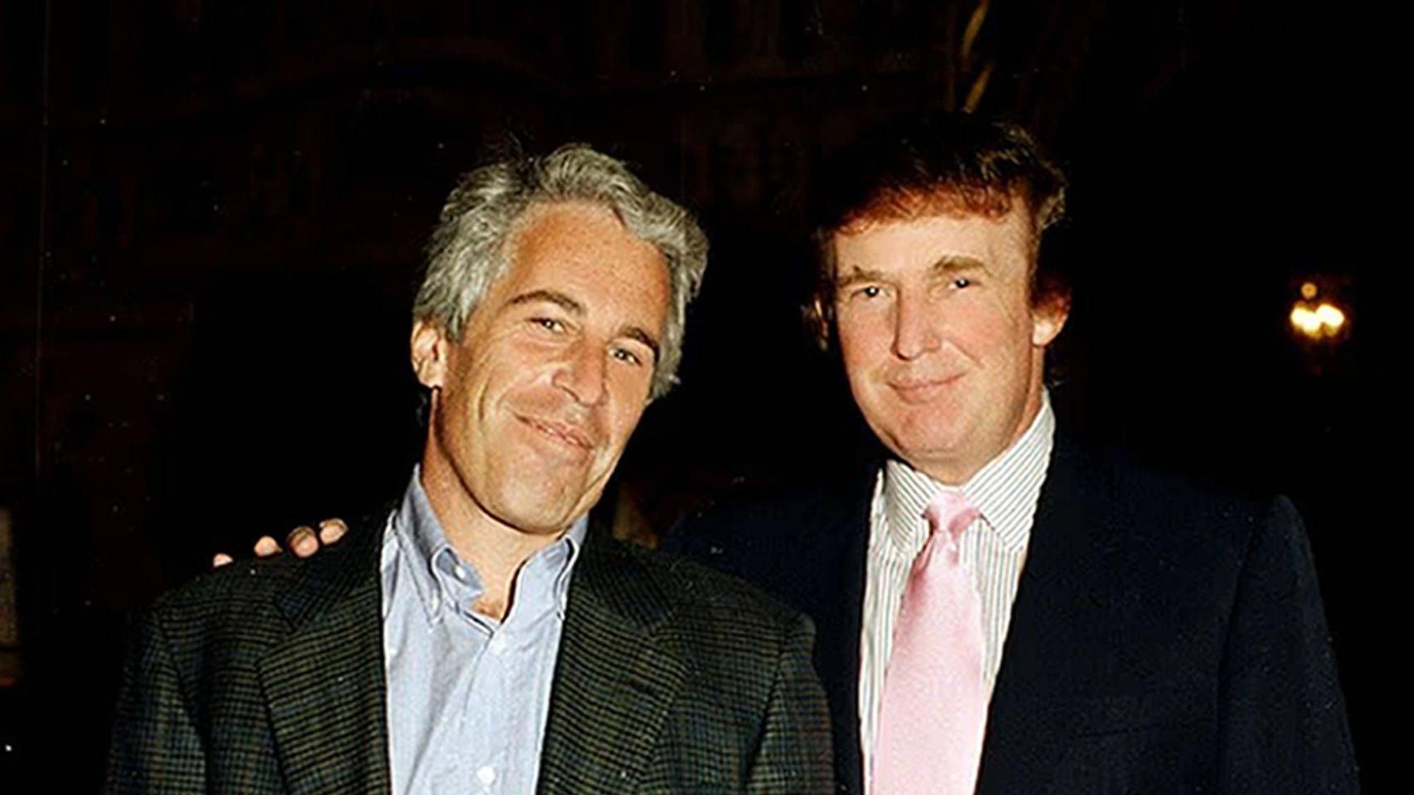 Jeffrey Epstein zusammen mit Donald Trump auf einer Archivaufnahme.