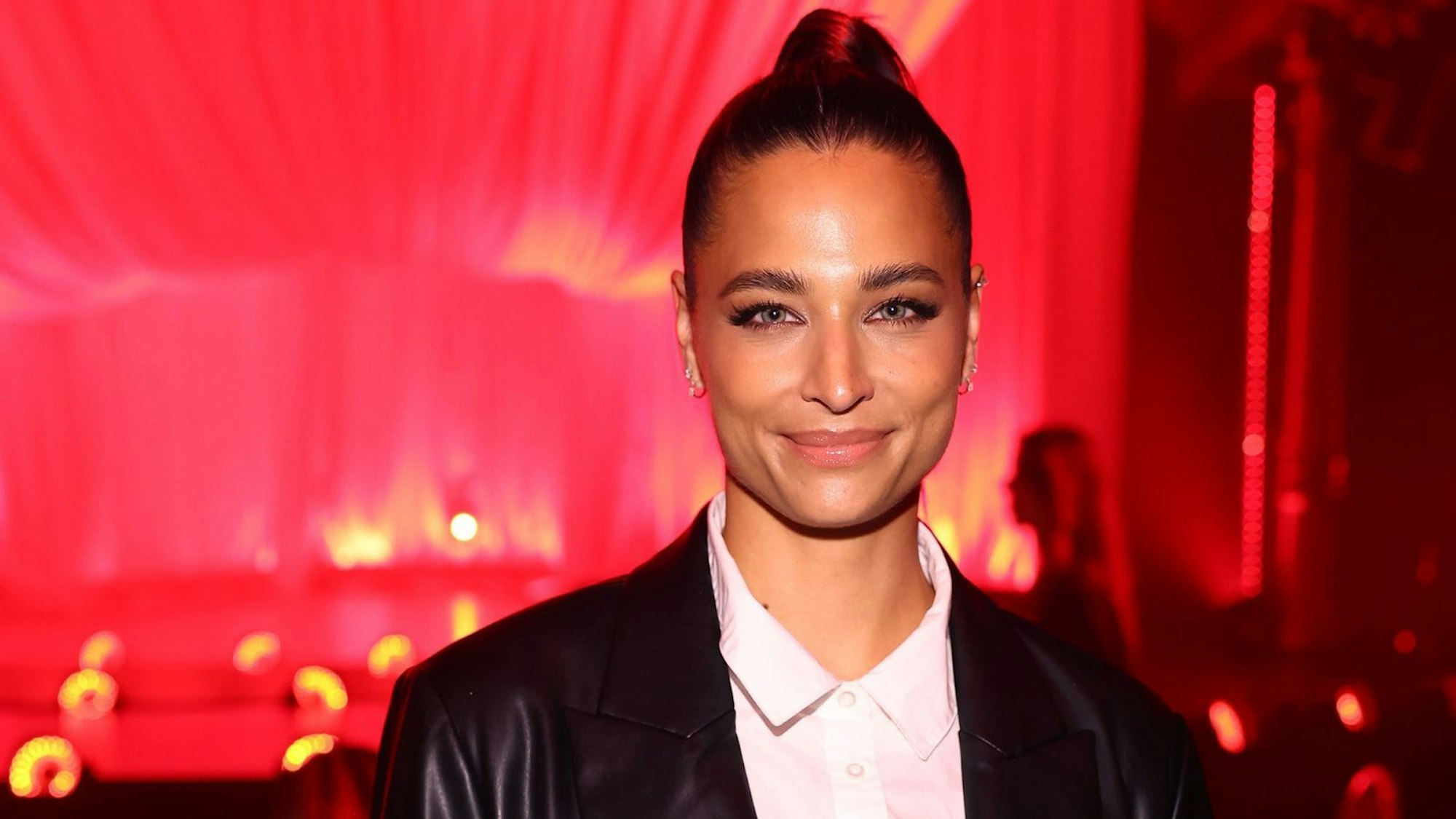 Amira Aly (Bild) und ihre Podcast-Partnerin Paula Lambert haben in ihrem Podcast „Iced Macho Latte“ über ihre Teilnahme bei „Das große Promibacken“ gesprochen. (Bild: 2025 Getty Images/Sebastian Reuter)