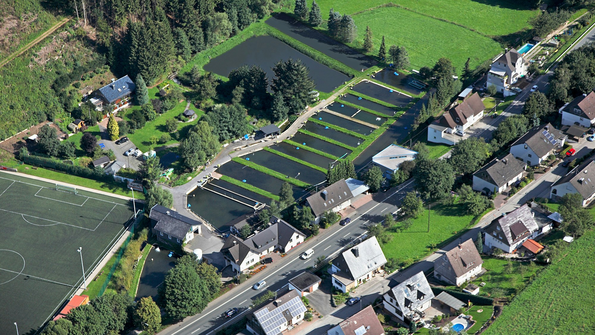 Luftaufnahme der Teichanlage in Oberelspe