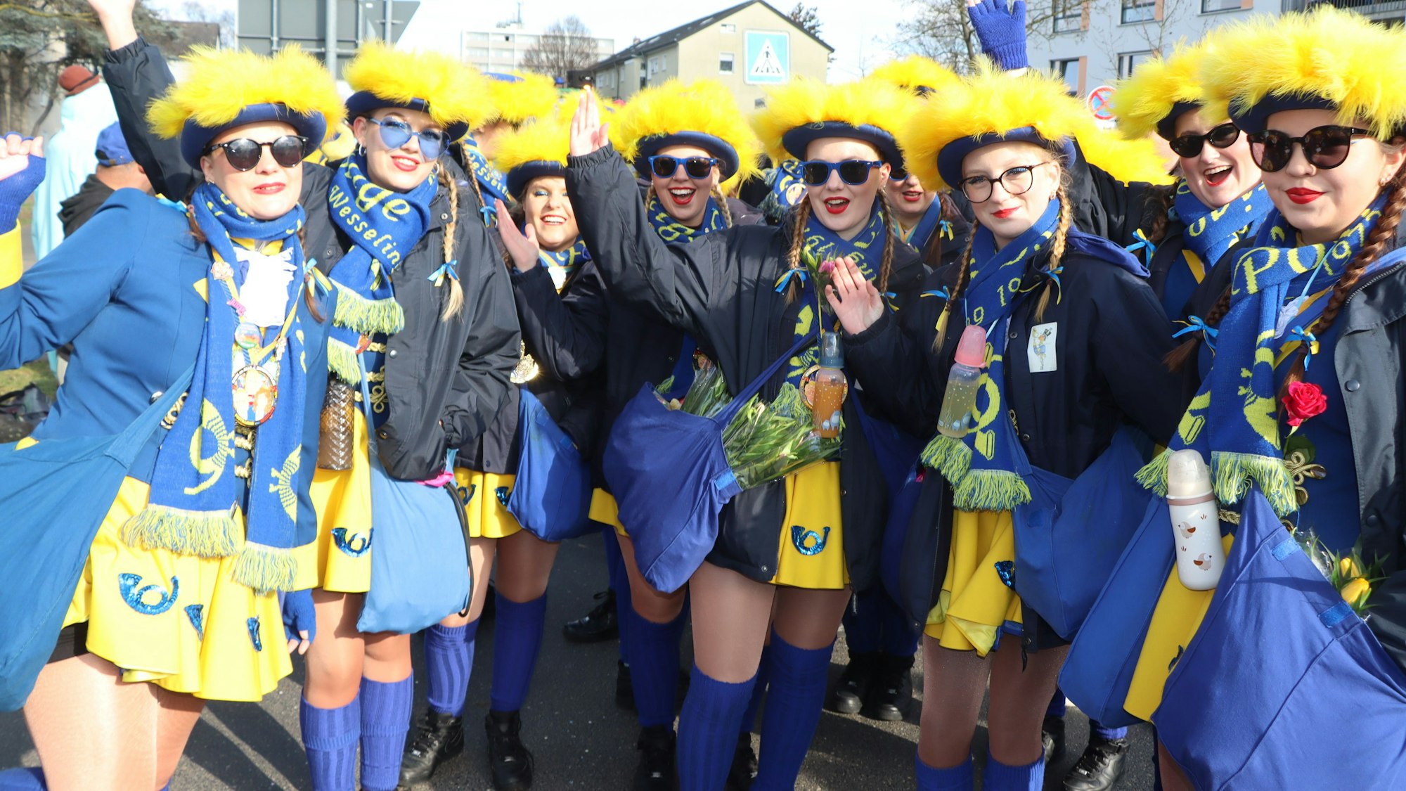 Das Bild zeigt Mitglieder der KG Löstige Postillione.