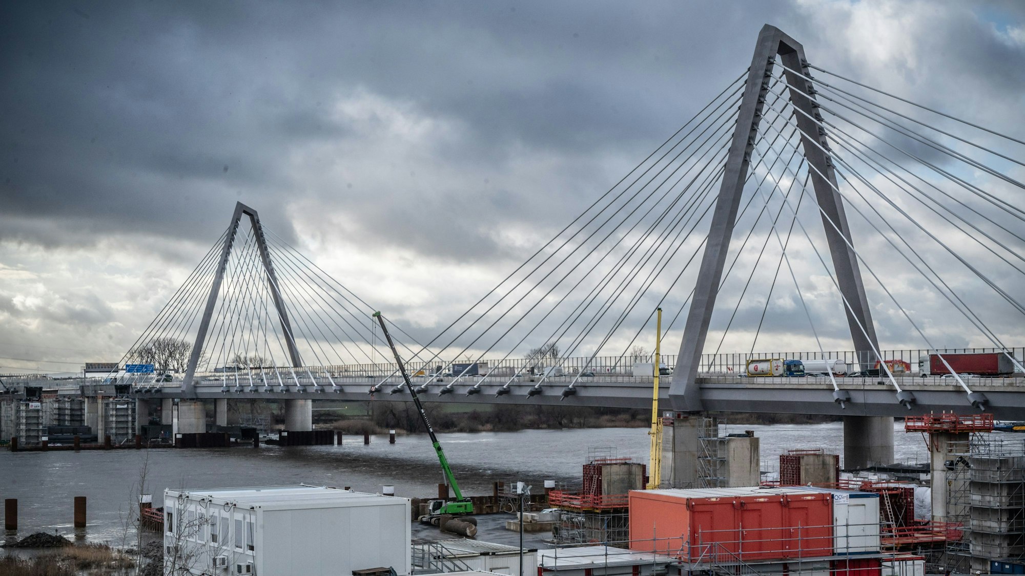 Leverkusener Brücke, Autobahnbrücke. Bild: Ralf Krieger