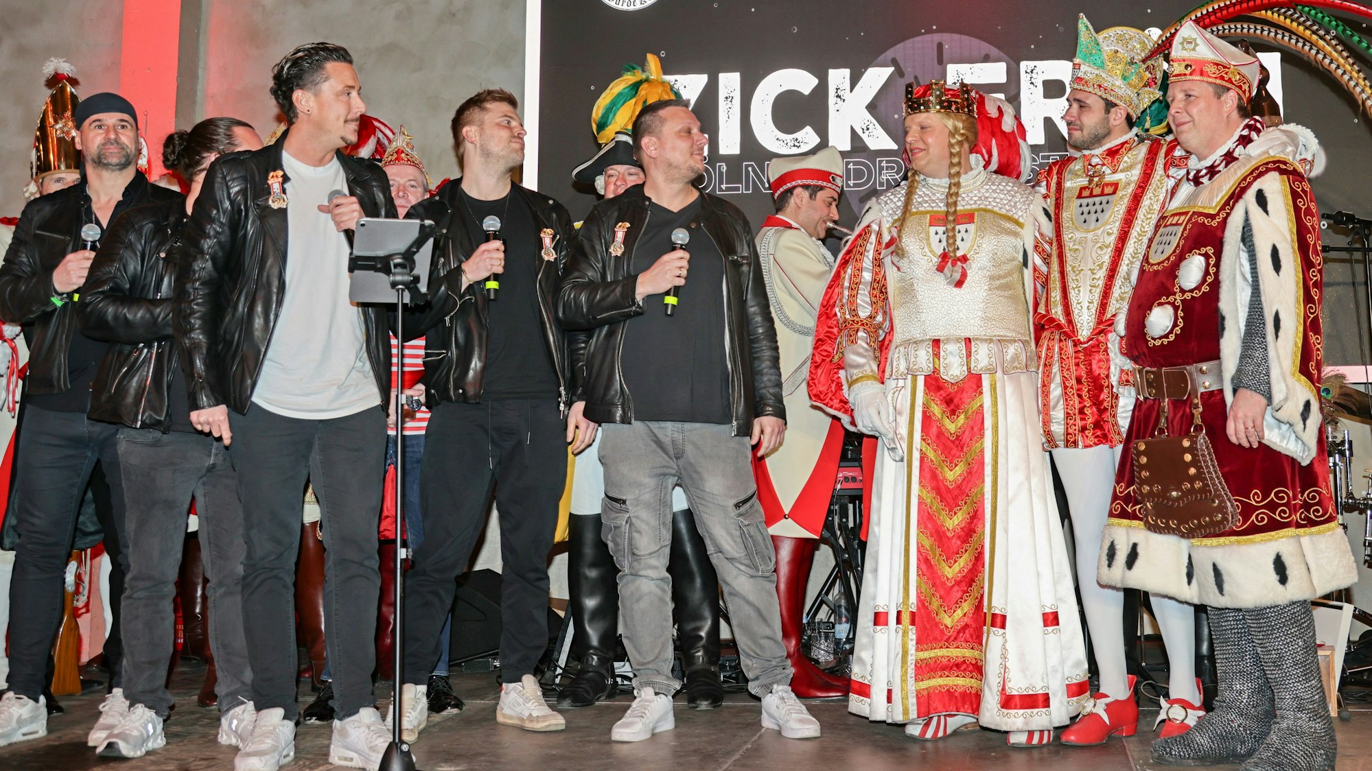 Die Band Eldorado singt für das Dreigestirn.