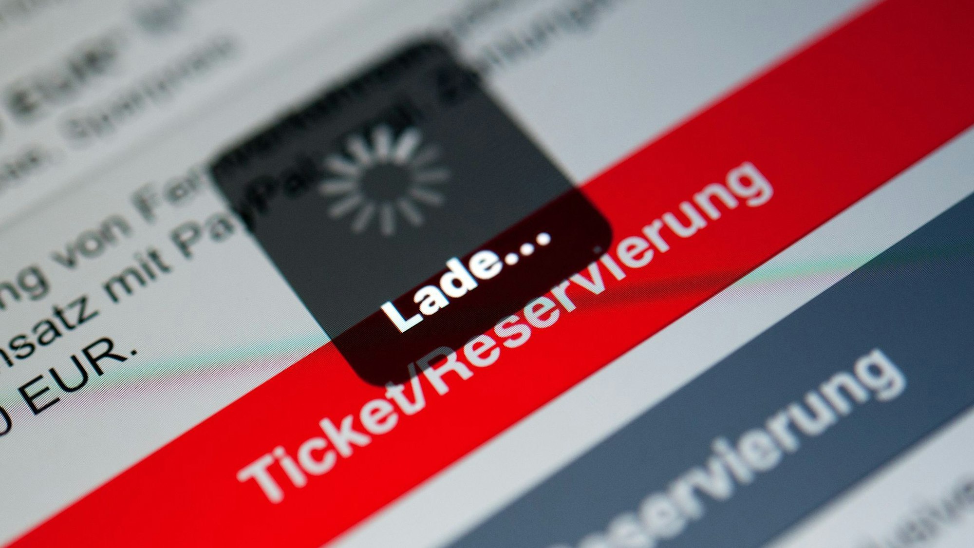 Die Bahn kämpft wieder mit einer IT-Störung. (Symbolbild)