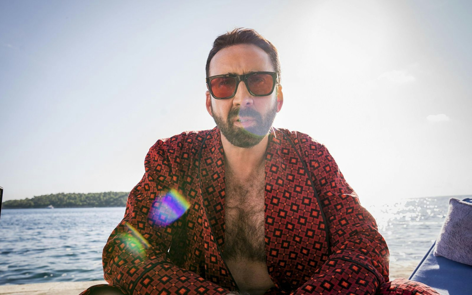 Die Fans lieben ihn, das nächste große Rollenangebot will aber nicht eintrudeln: In „Massive Talent“ spielt Nicolas Cage sich selbst. (Bild: RTL / 2022 LEONINE Studios)