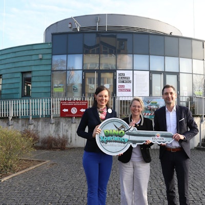 Schlüsselübergabe zur dinoxperience im ehemaligen Sea Life Königswinter
