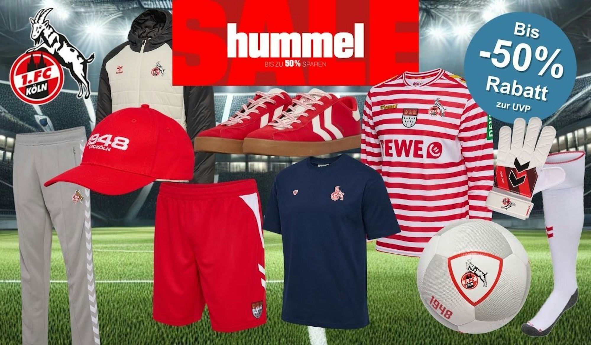 1. FC Köln hummel Fanartikel wie Trikot, Jacke, Trainingshose, Shirt, Sneaker, Handschuhe, Cap und Ball vor einem Hintergrund eines Fußballstadions bei Nacht mit Flutlicht.