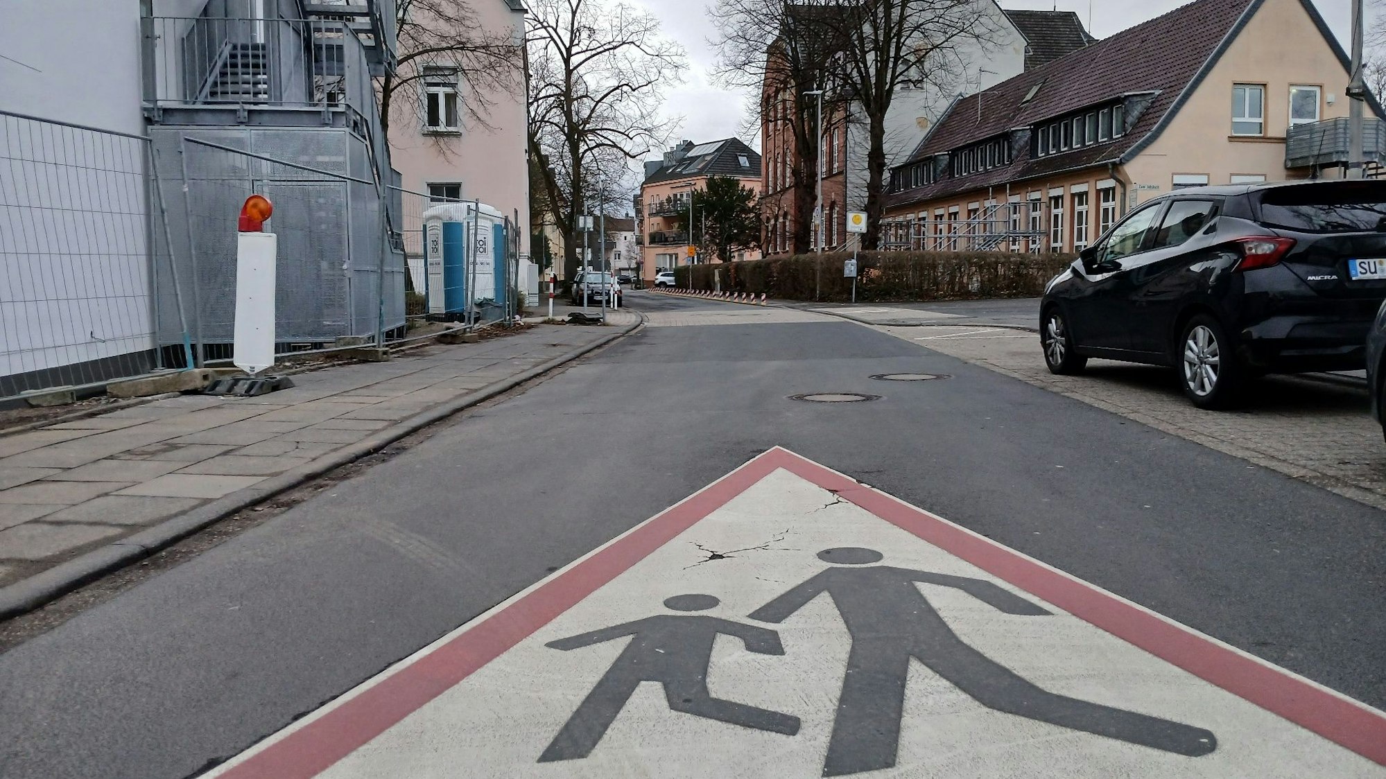 In sicherem Abstand zur Grundschule Nord an der Bambergstraße werden Elternhaltestellen eingerichtet.