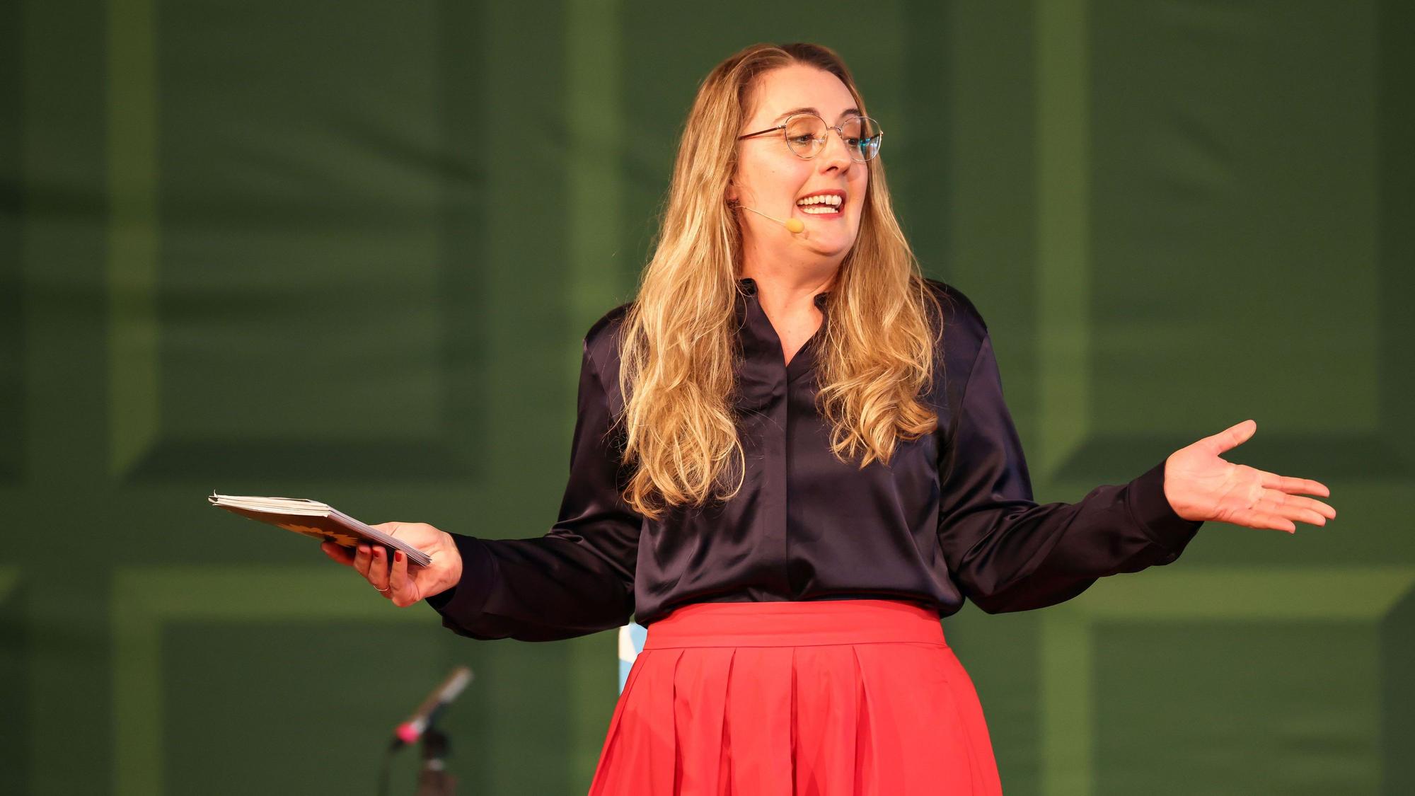 Die Bundestagsfraktionschefin Katharina Dröge spricht beim politischen Aschermittwoch der Grünen.