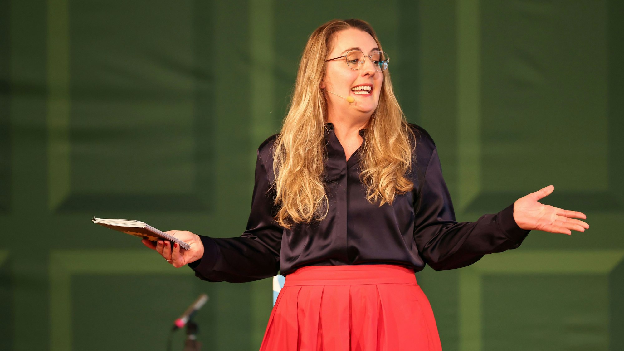 Die Bundestagsfraktionschefin Katharina Dröge spricht beim politischen Aschermittwoch der Grünen.