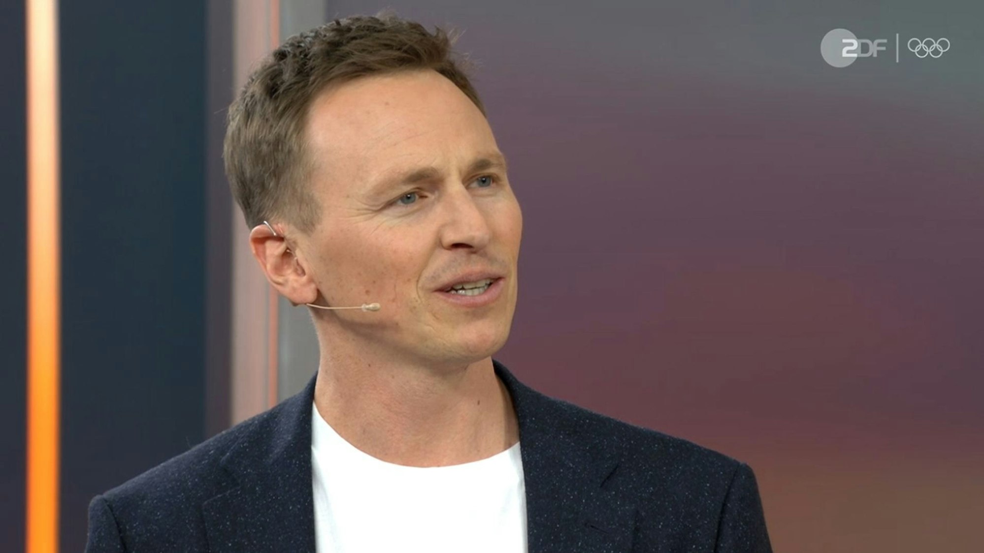Jochen Breyer bei der Moderation der Olympia-Sendung im ZDF.