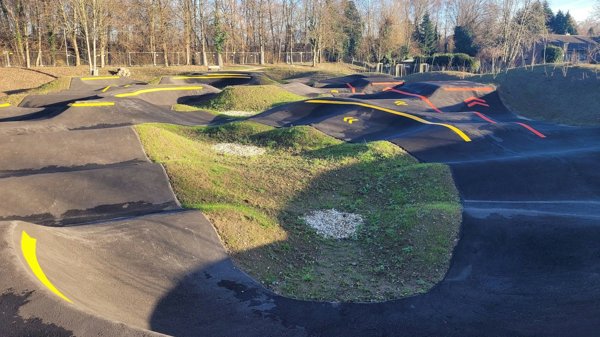 Zu sehen ist der Pumptrack in Bedburg-Lipp.