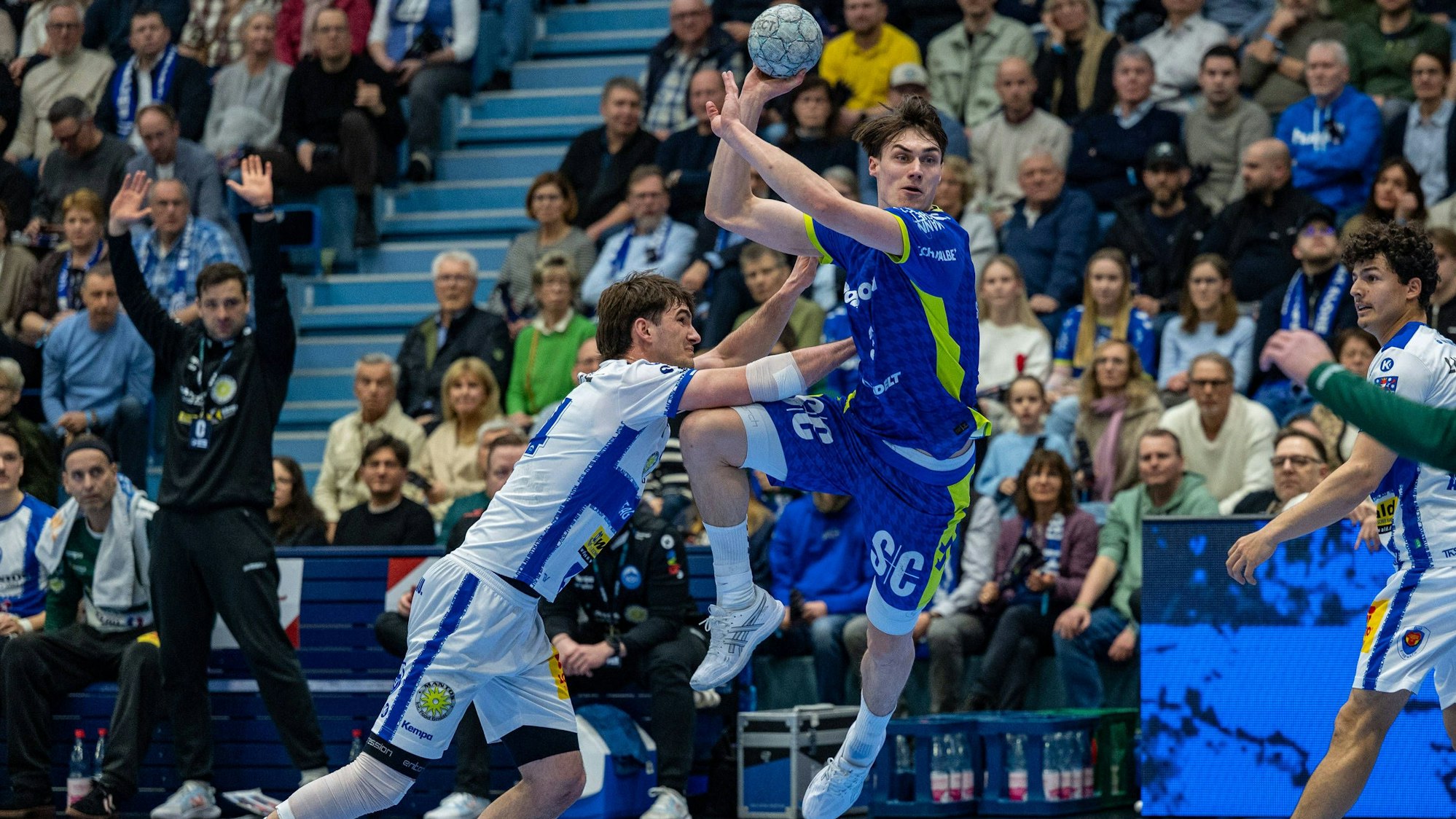 Miro Schluroff beim Wurf.