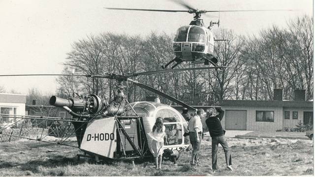 Polizeihubschrauber im Dauereinsatz: Zwei Wochen lang verfolgte die Polizei mit großem Aufwand und mehreren Hundertschaften den Verbrecher Stefan Hlywa, der immer wieder entkommen konnte.