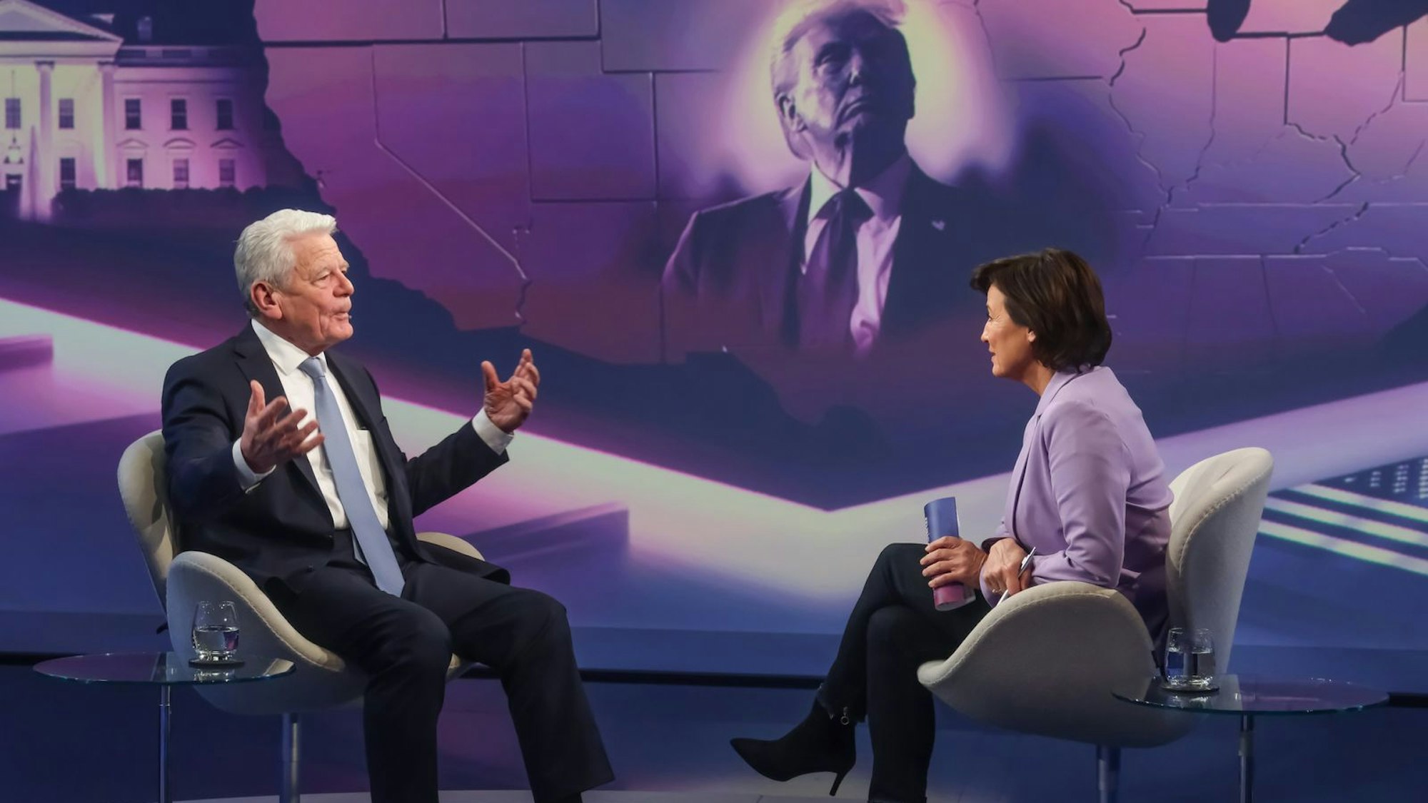 Joachim Gauck hat bei Sandra Maischberger über Donald Trump gesprochen. (Bild: WDR/Oliver Ziebe)