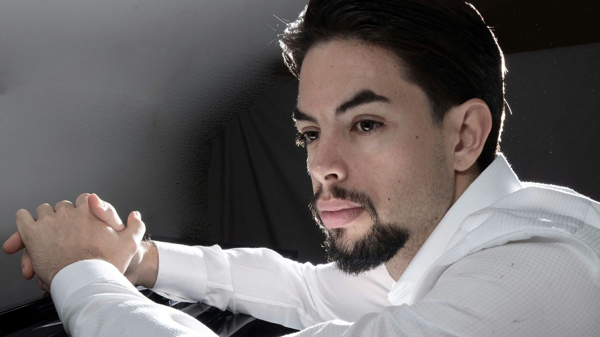 Der spanische Pianist Rubén Russo beendet in Morsbach die Dialogreihe.