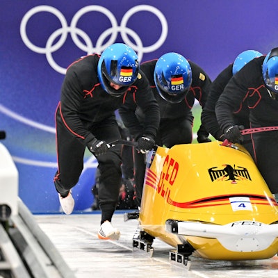 Die vom FES entwickelten Schlitten gelten als Erfolgsfaktor der deutschen Teams. Hier wird der Bob von Johannes Lochner beim Training auf der Olympia-Bahn in Cortina getestet.