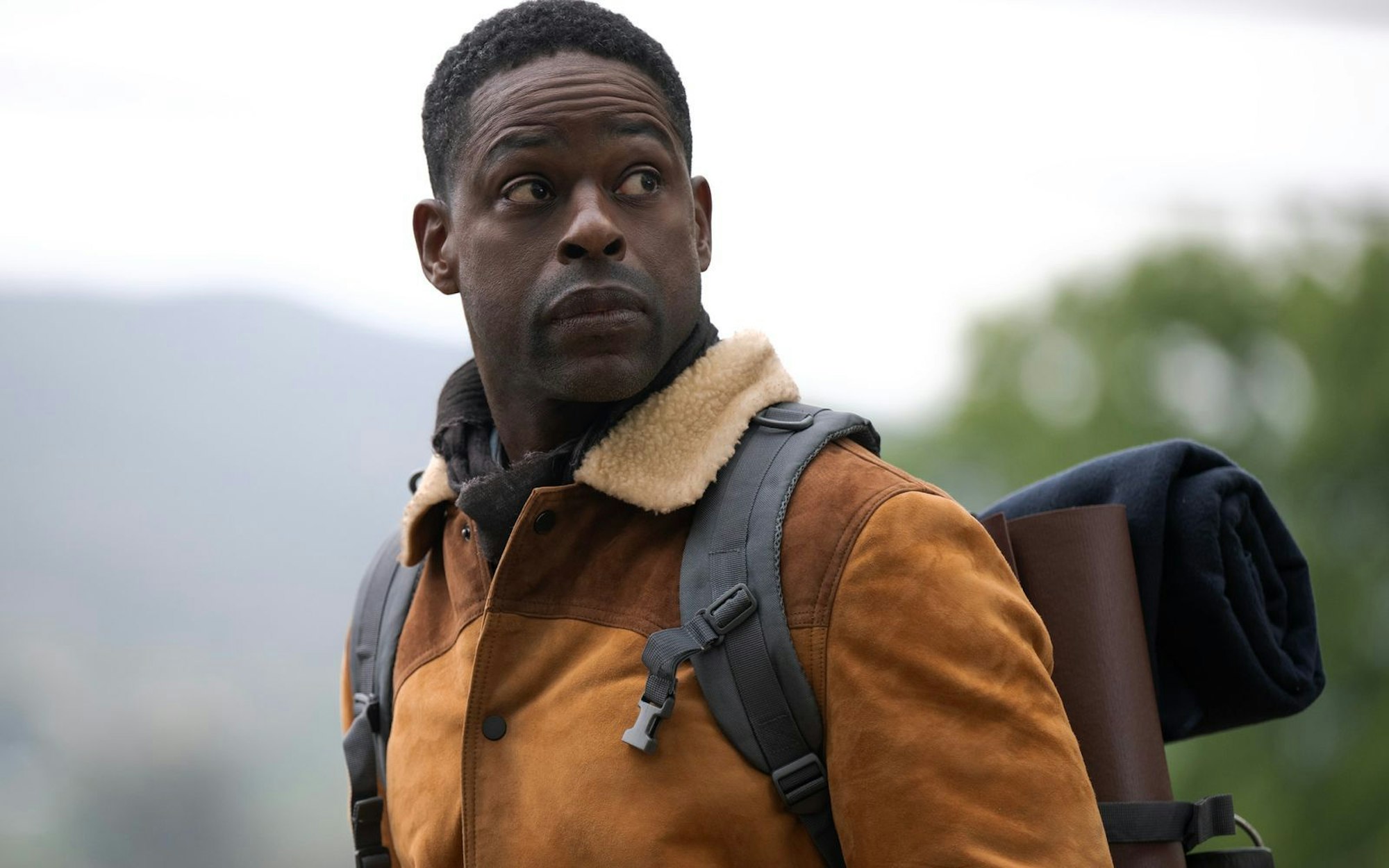 Agent Xavier Collins (Sterling K. Brown) ist zurück mit Staffel zwei der vierfach Emmy-nominierten Erfolgsserie „Paradise“. Diesmal muss er auch außerhalb des intrigenreichen Colorado-Bunkers „ermitteln“ und überleben. (Bild: © 2025 Disney. All rights reserved.)