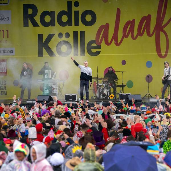 12.02.2026, Köln: Die Weiberfastnachtsbühne von Radio Köln im Tanzbrunnen.
Foto: Michael Bause