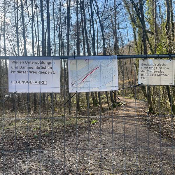 Das Foto zeigt den gesperrten Strundeweg