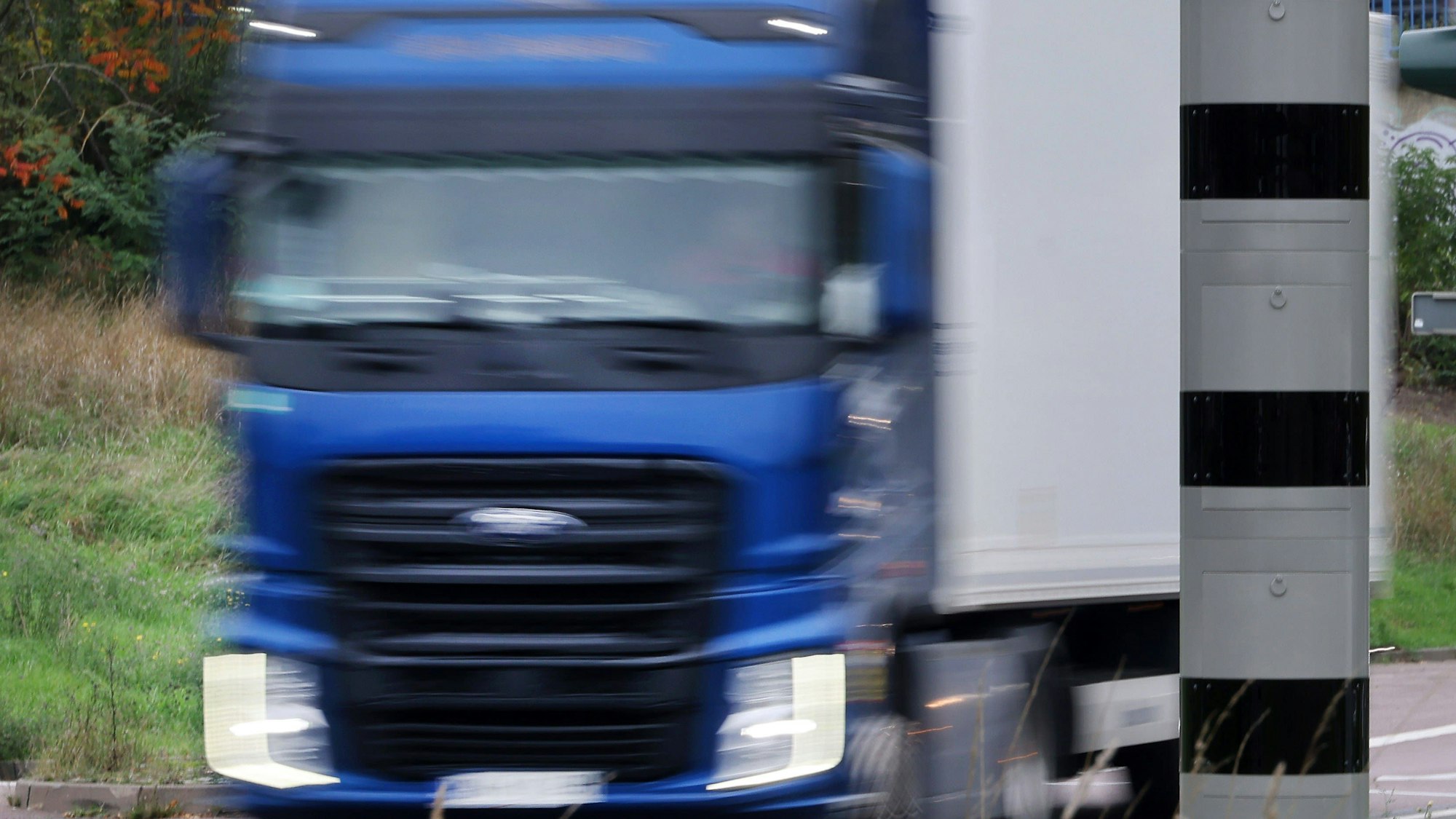 Ein Säulenblitzer ist auch auf der A4 bei Köln in Höhe Eifeltor im Einsatz. (Symbolbild)