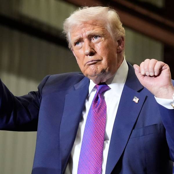 US-Präsident Donald Trump tanzt nach seiner Rede auf einer Kundgebung bei der Coosa Steel Corporation in Rome, Georgia. (Archivbild)