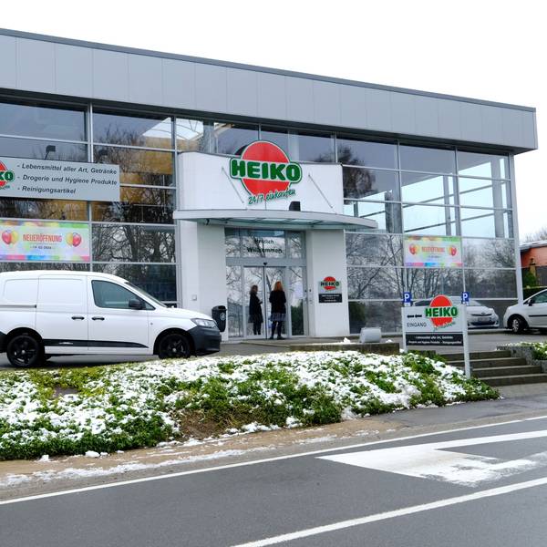 Außenansicht des Supermarkt-Gebäudes der Firma Heiko in St. Vith.