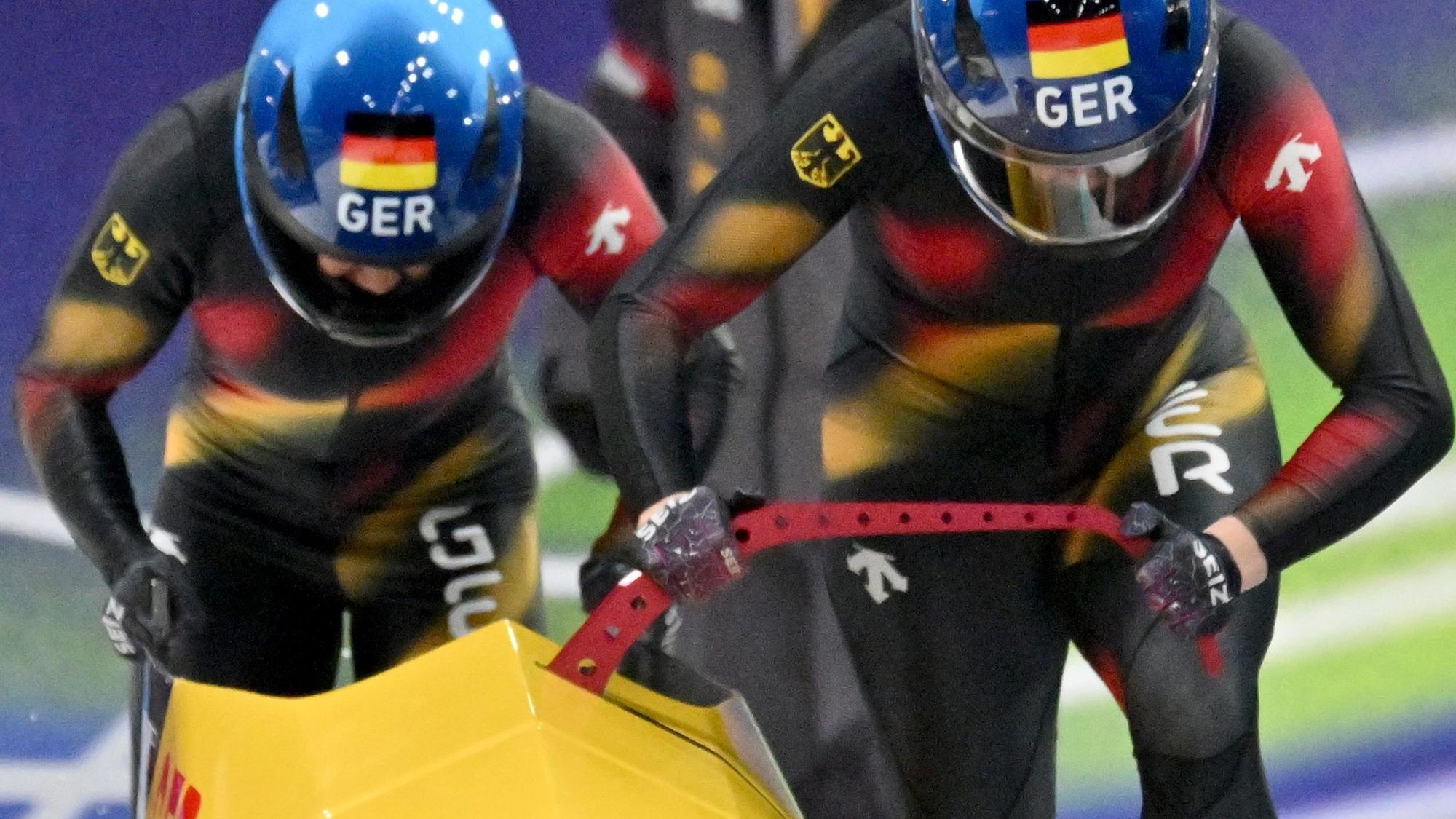 Laura Nolte und Deborah Levi beim Start im Zweierbob
