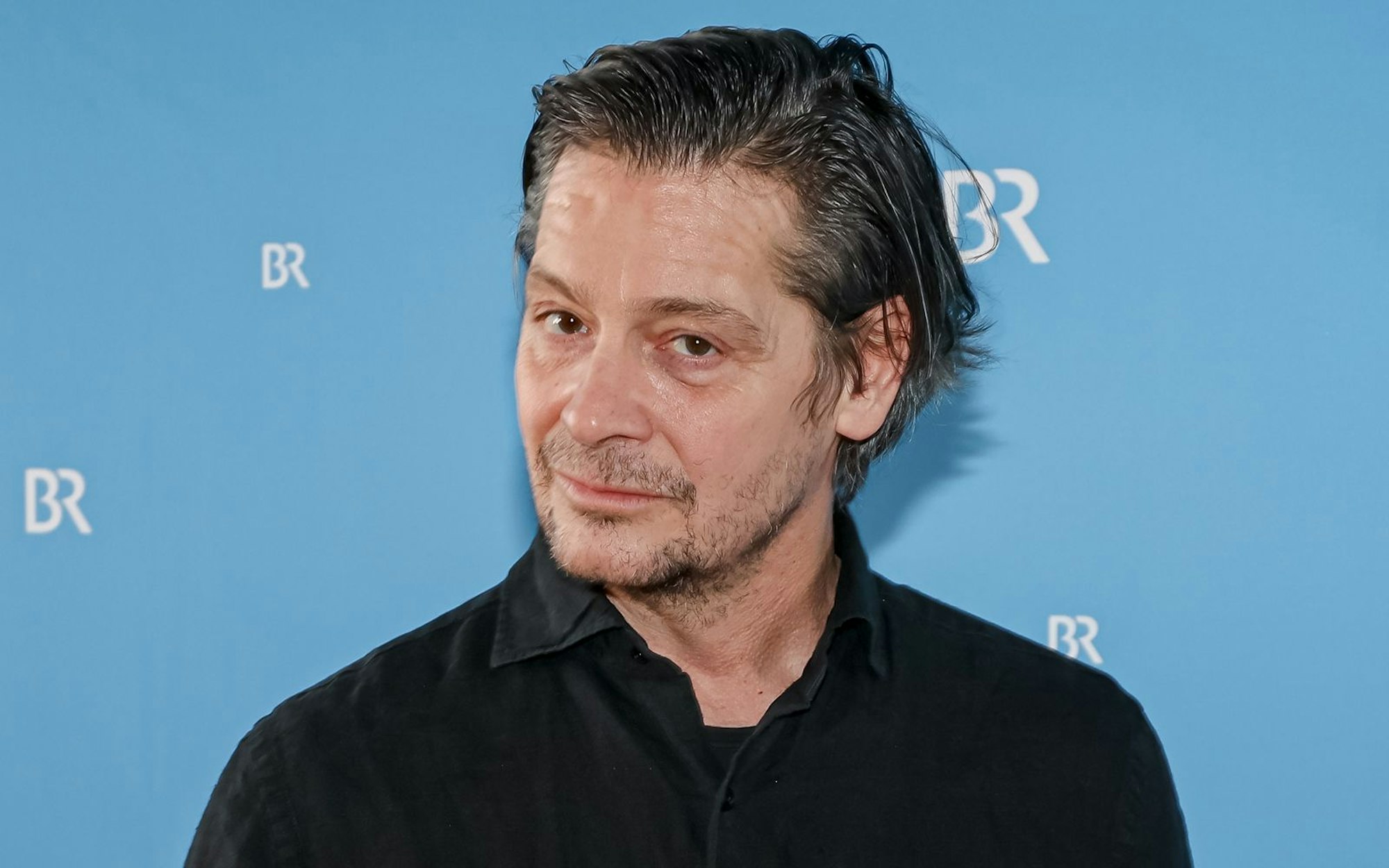 Schauspieler Fritz Karl feiert mit der neuen ARD-Reihe „Der Salzburg-Krimi“ sein Debüt als Drehbuchautor. (Bild: 2024 Getty Images/Leonhard Simon)