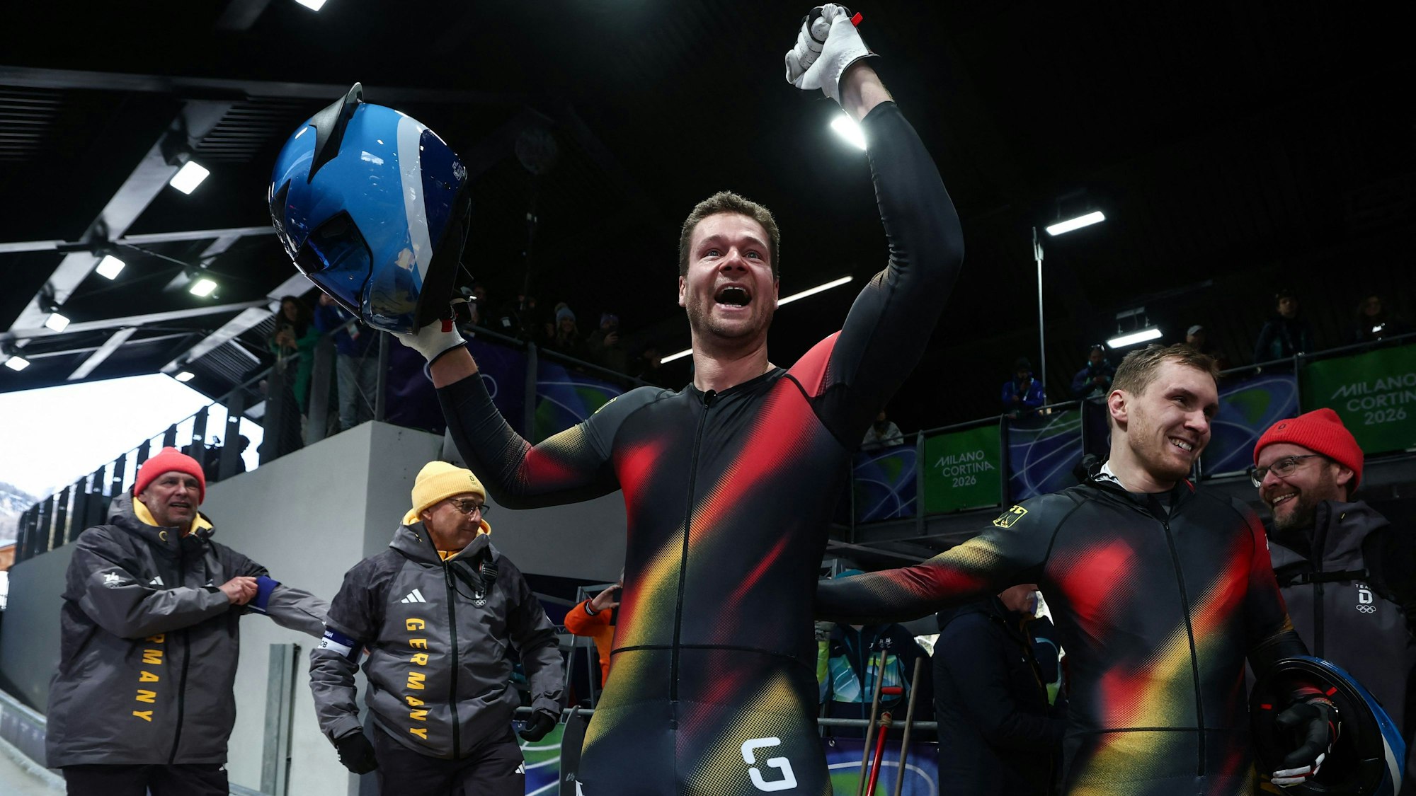 Johannes Lochner jubelt im Ziel.