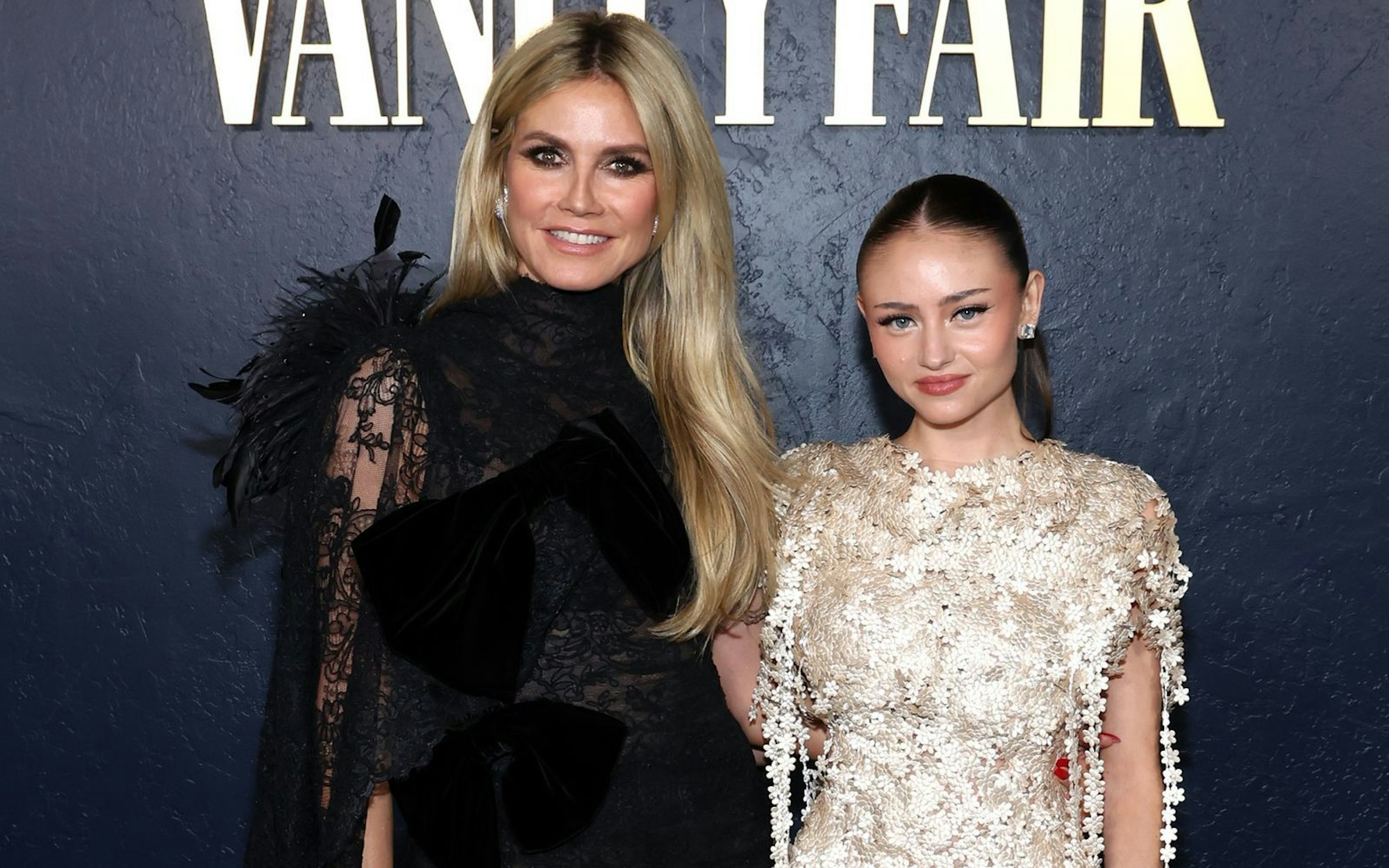 „Ich war als Teenager schwierig“, gibt Leni in „On & Off the Catwalk“. Kein Wunder, dass Heidi Klum „definitv eine Helikopter-Mama“ ist, wie ihre Tochter verrät. (Bild: 2025 Getty Images/Phillip Faraone)