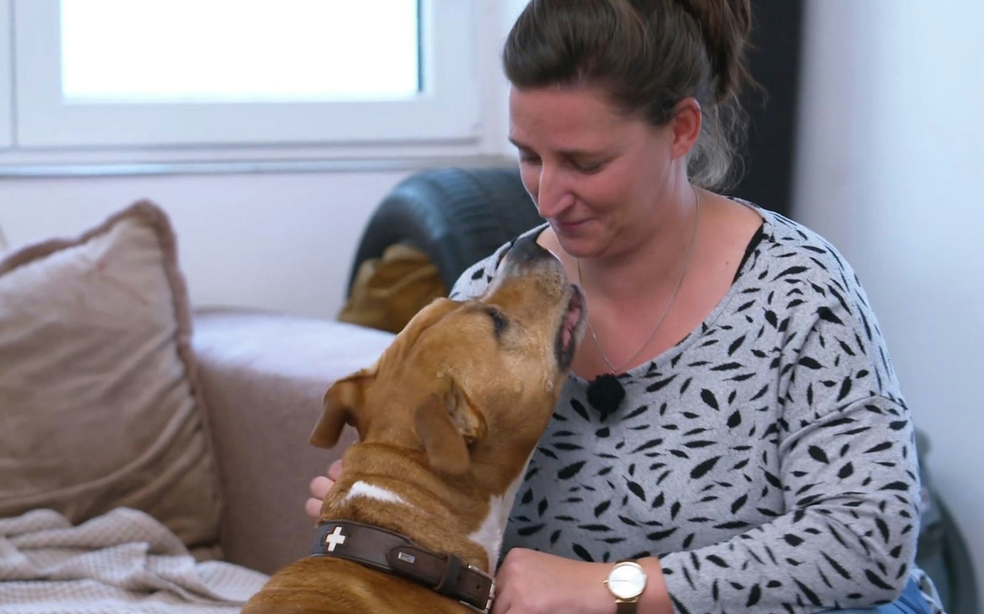 Franciska will dem Hunde-Opa eine neue Chance geben. (Bild: RTL)