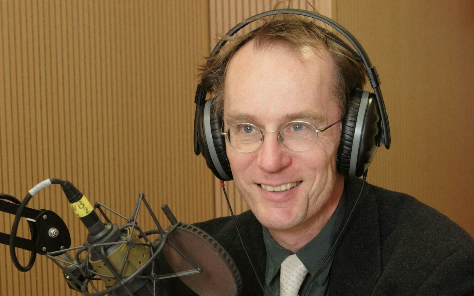 Daniel Werner ist seit 20 Jahren die Stimme von „Das perfekte Dinner“. (Bild: RTL /Frank W. Hempel)