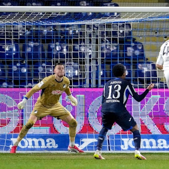 v.li.: Luca Philipp Torwart, TSG II, 37, Natnael Abraha TSG II, 13, Torschütze Jakob Sachse Viktoria, 40, Yannik Lührs TSG II, 49, erzielt das Tor zum 1:2, Treffer, Torerfolg, Highlight, Action, Aktion, Spielszene, 22.02.2026, Sinsheim Deutschland, Fussball, 3. Liga, TSG 1899 Hoffenheim II - FC Viktoria Köln, DFB/DFL REGULATIONS PROHIBIT ANY USE OF PHOTOGRAPHS AS IMAGE SEQUENCES AND/OR QUASI-VIDEO. *** from left Luca Philipp Goalkeeper, TSG II, 37 , Natnael Abraha TSG II, 13 , Goalscorer Jakob Sachse Viktoria, 40 , Yannik Lührs TSG II, 49 , scores the goal to 1 2, goal, goal success, highlight, action, Action, Match scene, 22 02 2026, Sinsheim Germany , Soccer, 3 Liga, TSG 1899 Hoffenheim II FC Viktoria Köln, DFB DFL REGULATIONS PROHIBIT ANY USE OF PHOTOGRAPHS AS IMAGE SEQUENCES AND OR QUASI VIDEO xozx