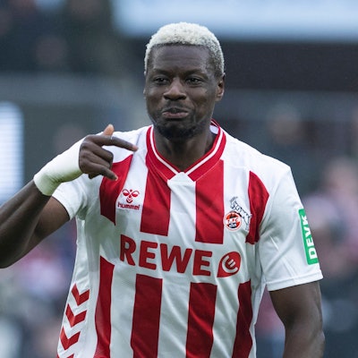 Ragnar Ache feiert seinen spektakulären Treffer gegen Hoffenheim.