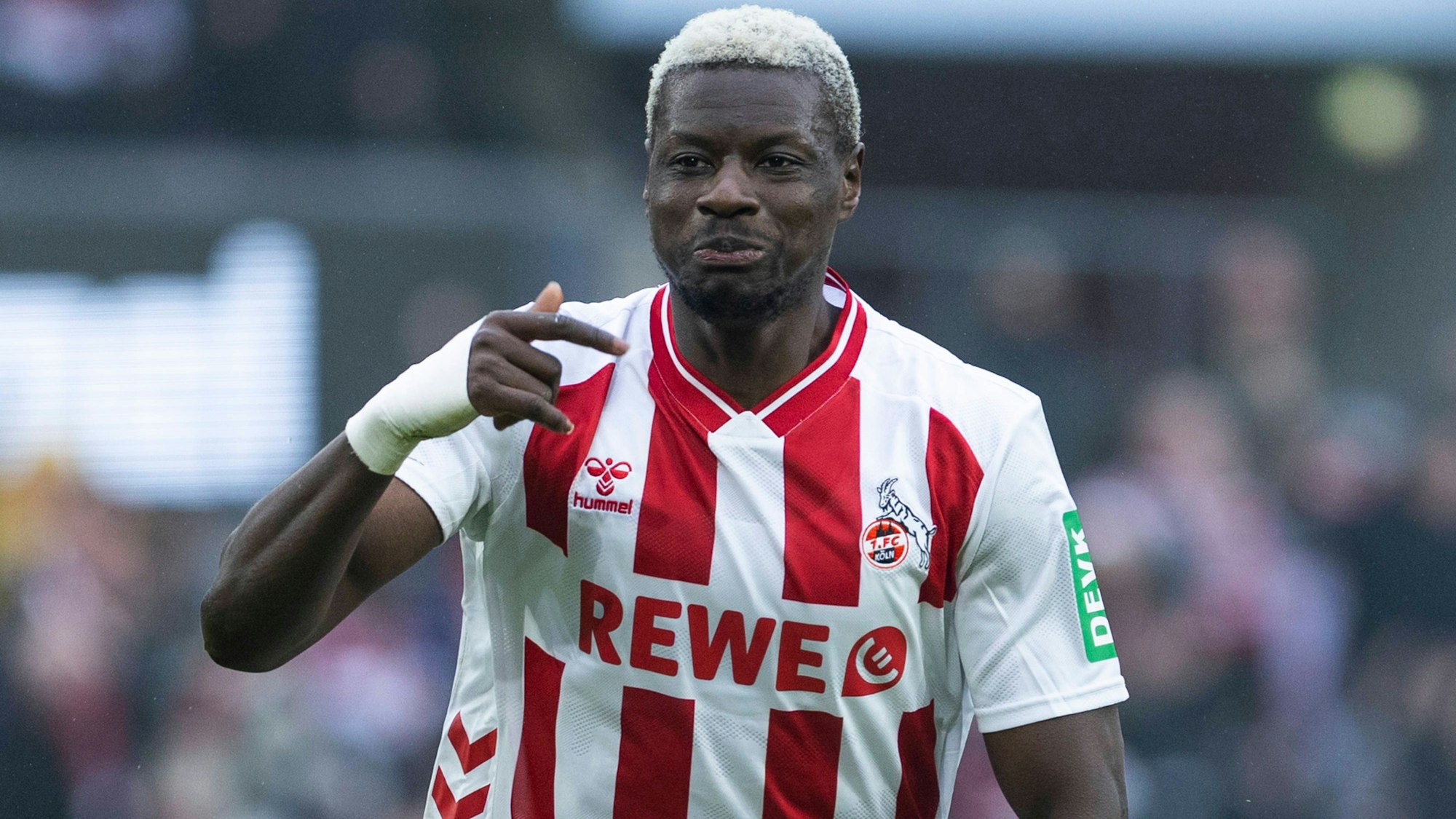 Ragnar Ache feiert seinen spektakulären Treffer gegen Hoffenheim.