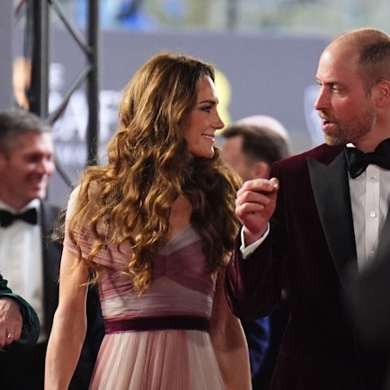 Der britische Thronfolger Prinz William und seine Frau Prinzessin Kate kommen zur Verleihung der 79. British Academy Film Awards (Bafta) in der Royal Festival Hall.