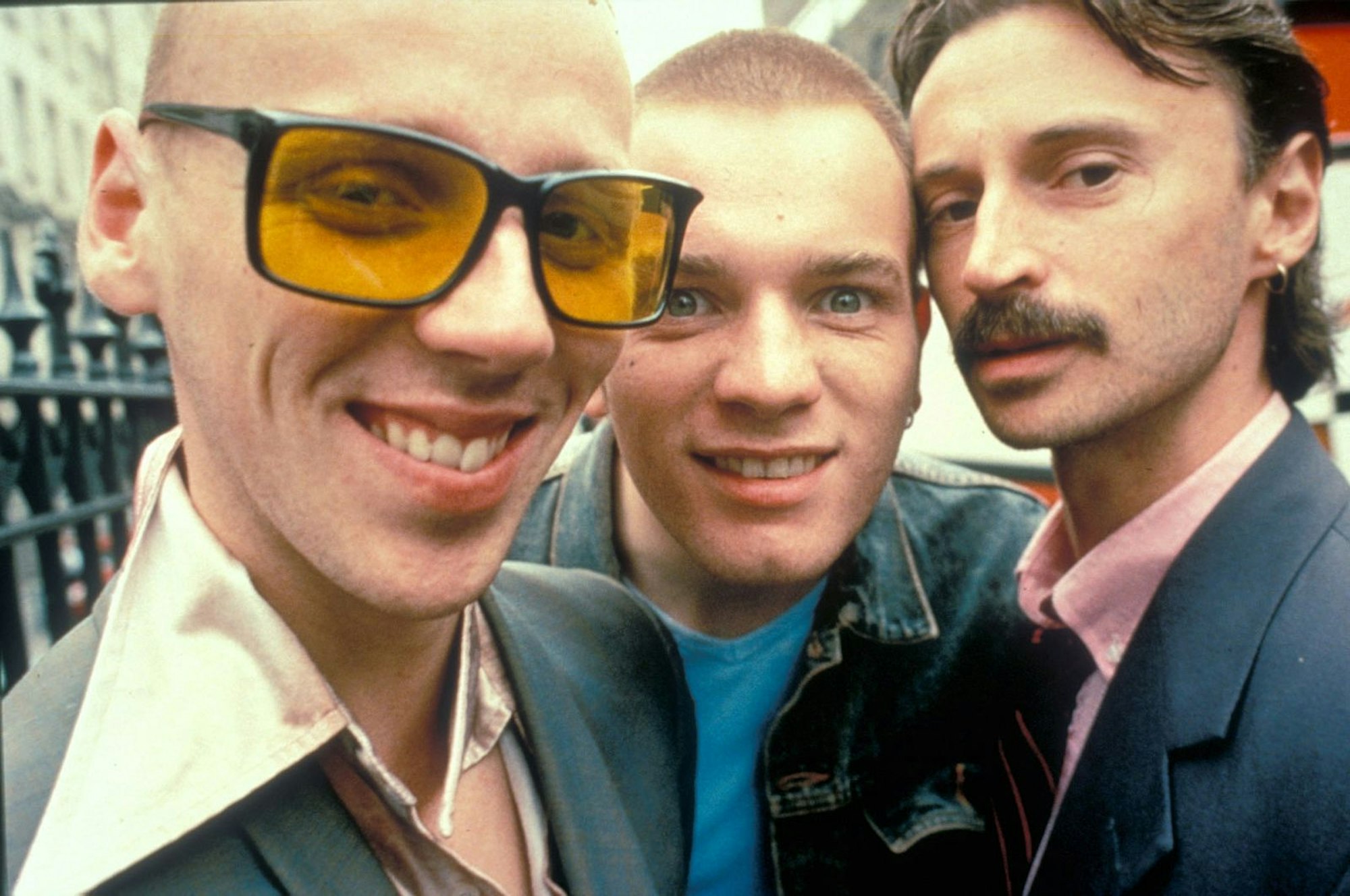 Der schrägste Typ der Drogen-Clique war Spud, gespielt von Ewen Bremner (links). (Bild: RTL II)